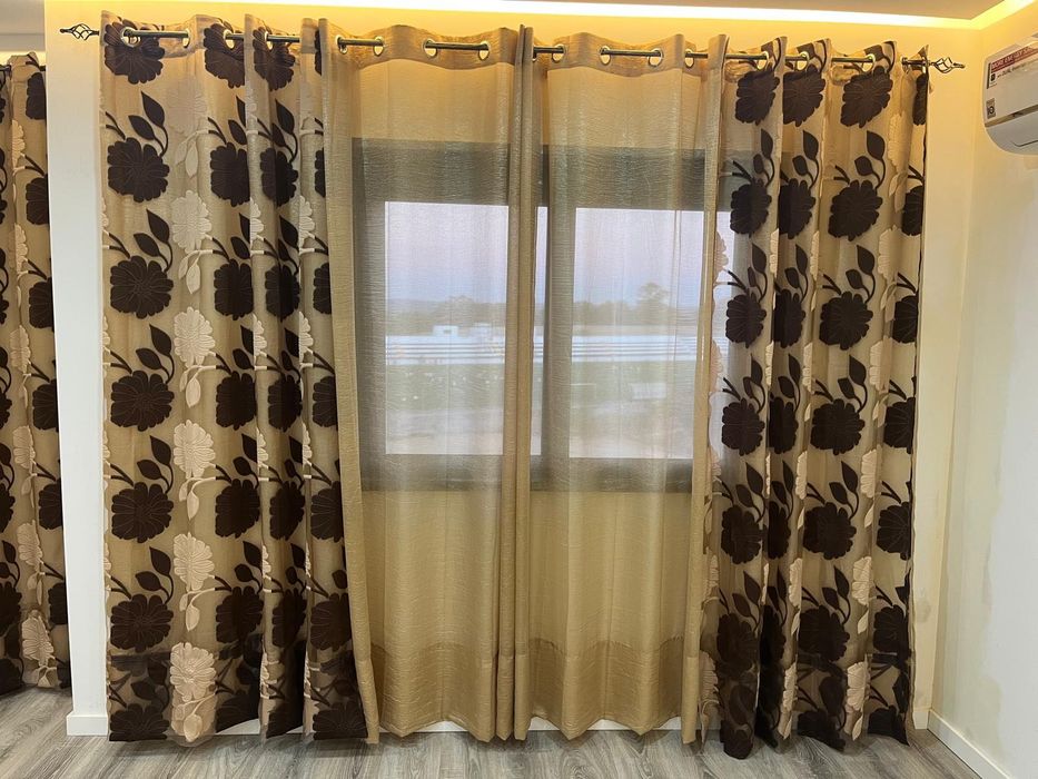 Cortinados sala e cozinha
