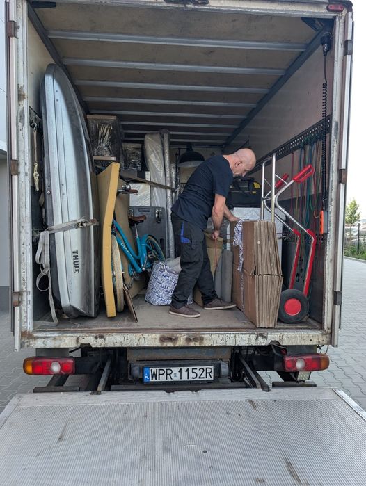 Przeprowadzki transport wywóz mebli magazynowanie