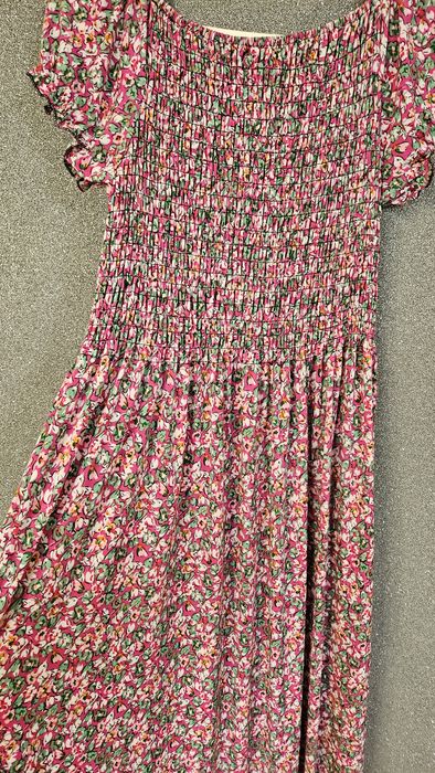 Sukienka w kwiatuszki J&X