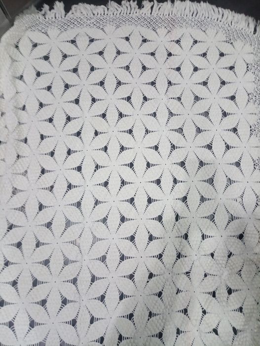 Colcha renda crochê feita à mão
