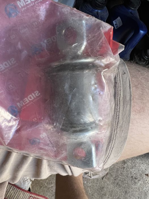 Сайлентблок переднего рычага opel astra k