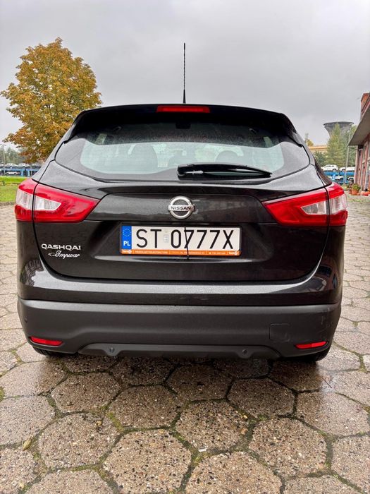 Nissan Qashqai 1,2 benzyna 115 KM . Bezwypadkowy - Czarny metalik