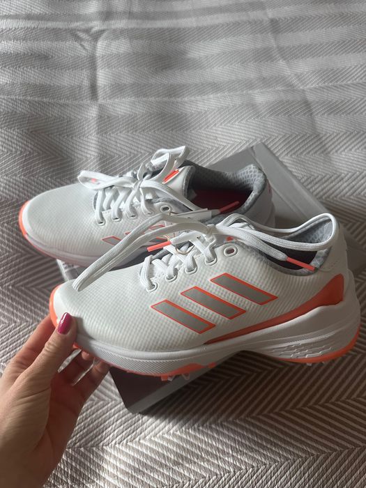 Sapatos de Golfe adidas Novos EU 36 2/3 (US 5.5) New adidas Golf Shoes