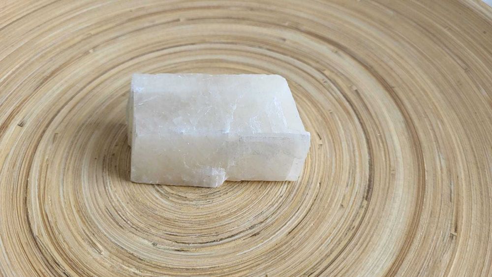 Calcite branca Natural cerca de 155gr