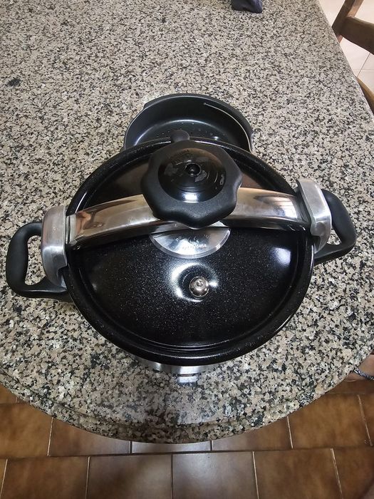 Panela de pressão Celar, Nova
