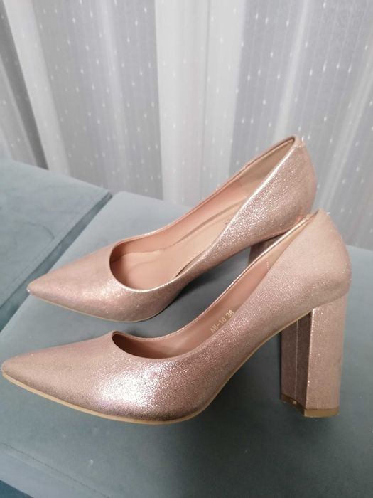 Czółenka 38 różowe złoto