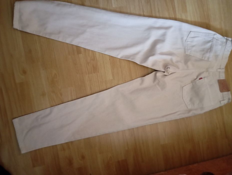 Продам штани Levi's 901