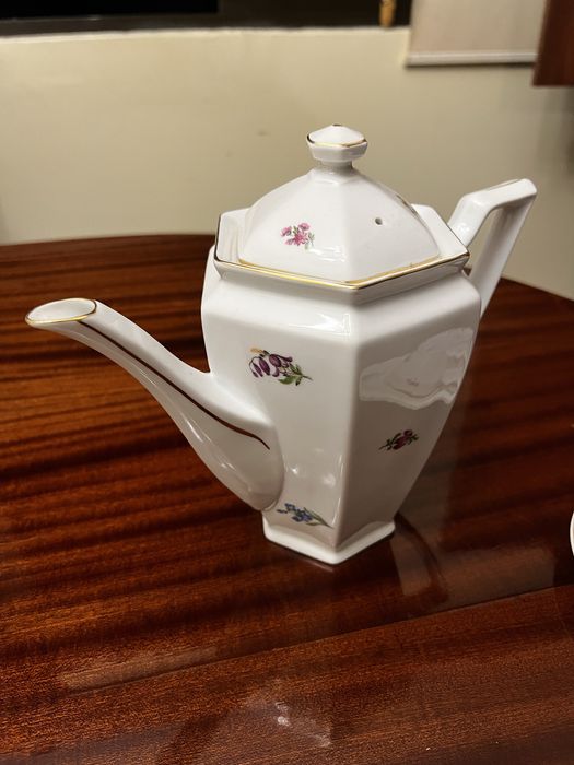 Servico de chá Vista Alegre, anos 60, completo e numerado