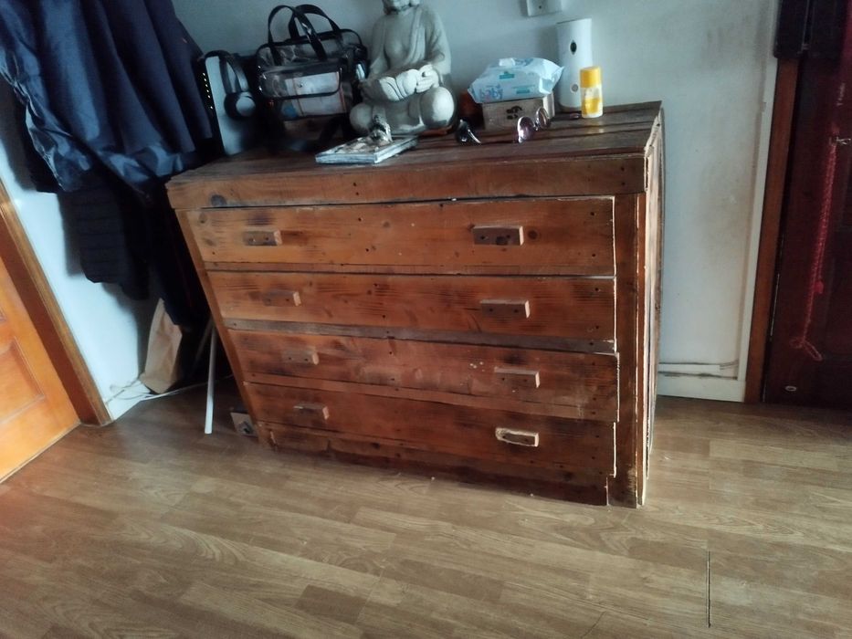 Dou cómoda de paletes a quem vier buscar