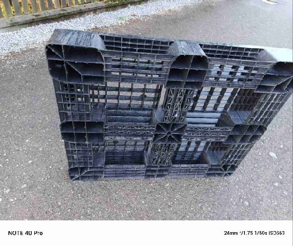Sprzedam palety plastikowe 120x80 i 120x100