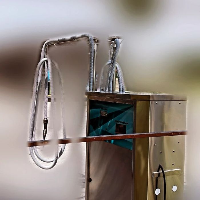 Пилосос самообслуговування для автомойки.