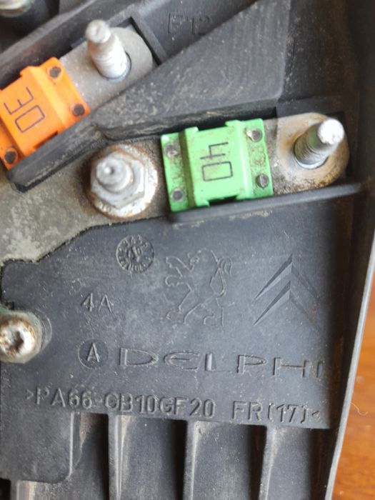 Б/У Блок напряжение аккумулятора peugeot 308 3008 5008 9666527580 2823