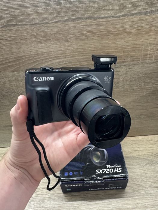Canon PowerShot SX720HS