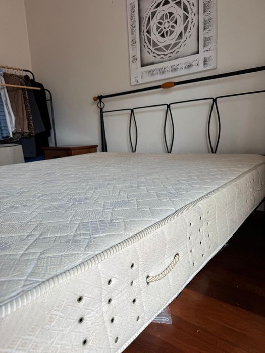 Cama casal 160x200 com estrado e colchão
