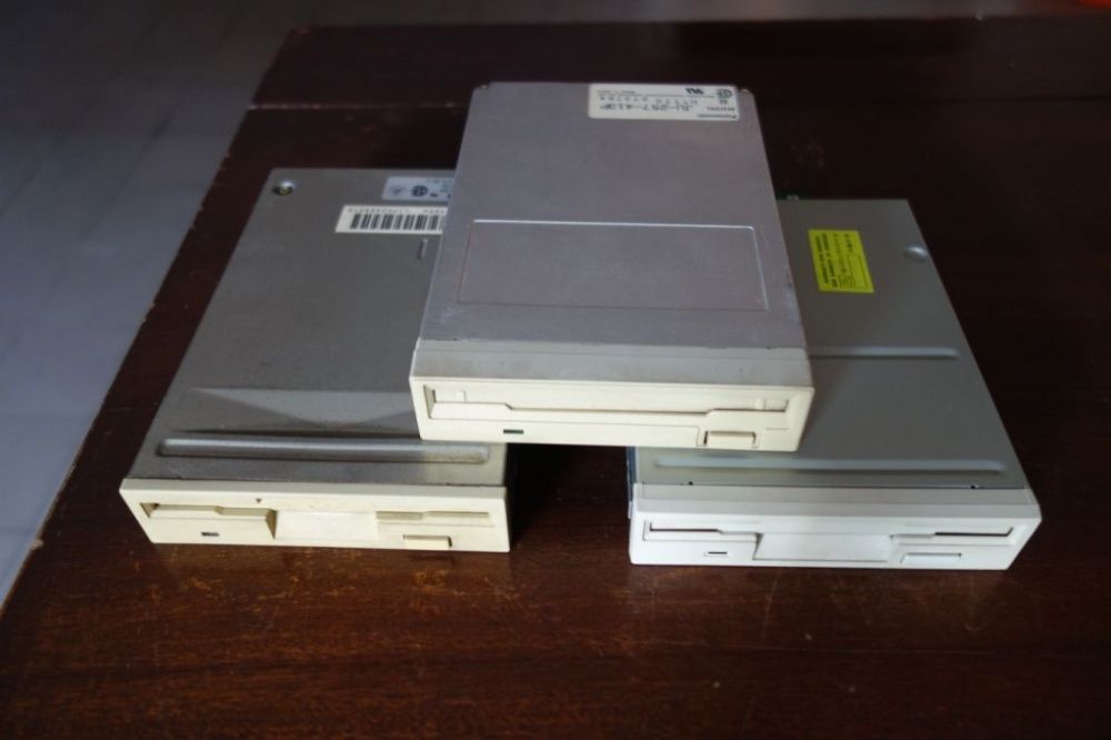 drives disquetes + discos rigidos