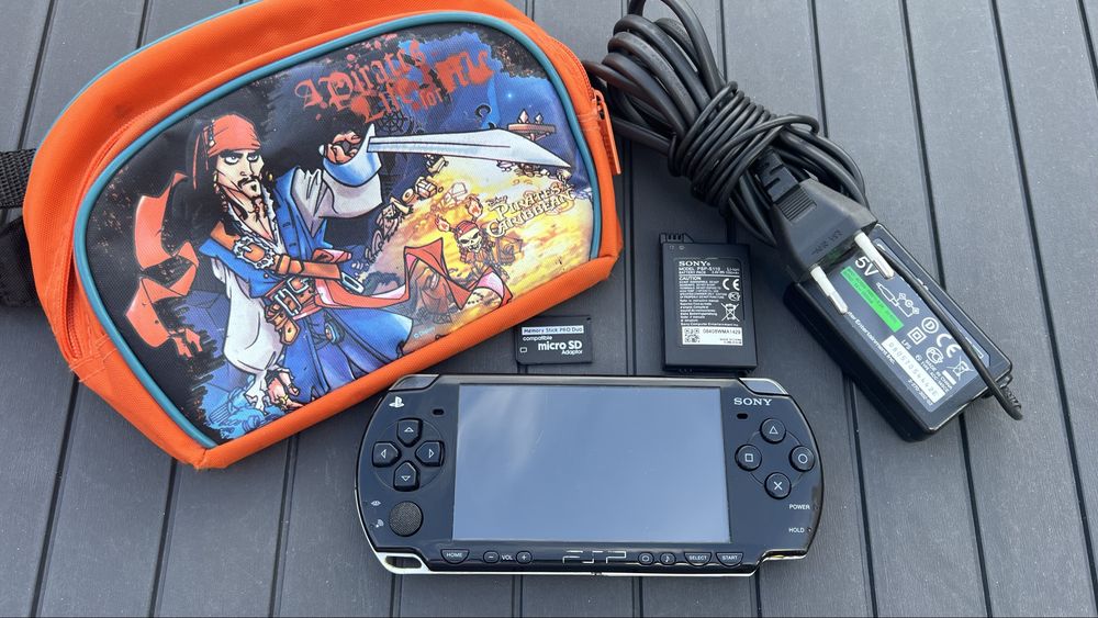Sony PSP-2008 оригінальна, частково робоча
