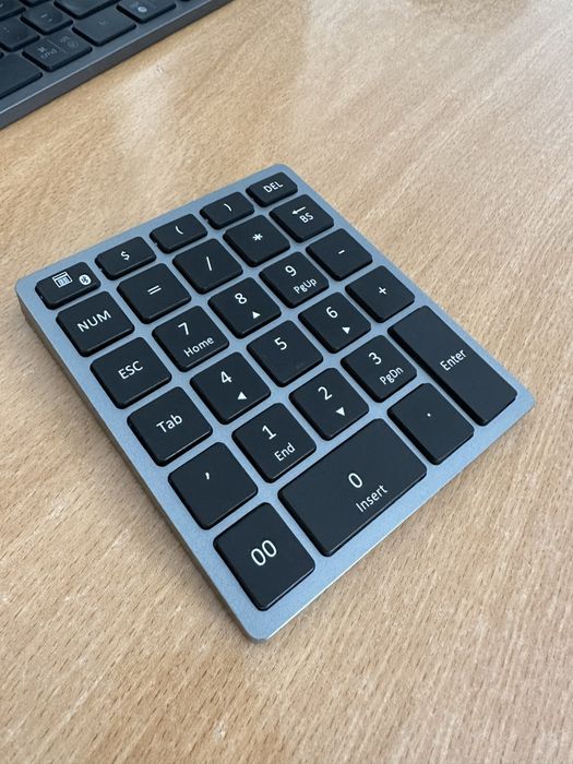 Teclado númerico metalizado
