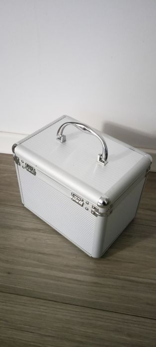 Kuferek aluminiowy skrzyneczka