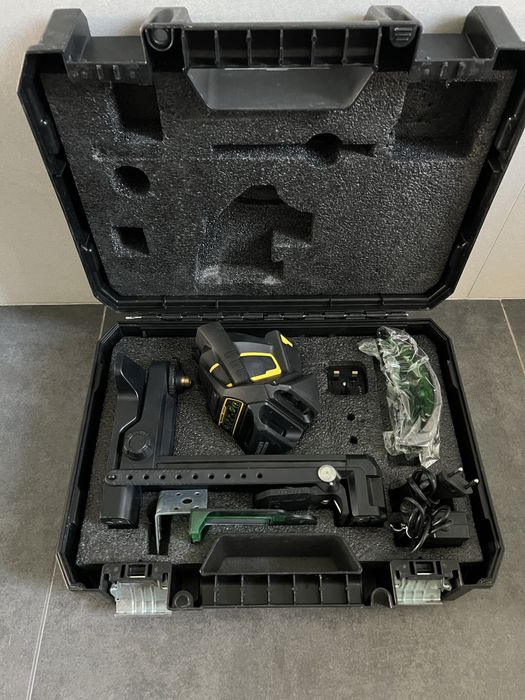 Лазерний нівелір STANLEY FMHT1-77356 (зелений промінь)