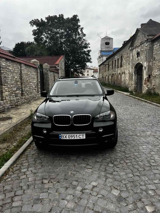 BMW X5   Продам вся в рідні красці