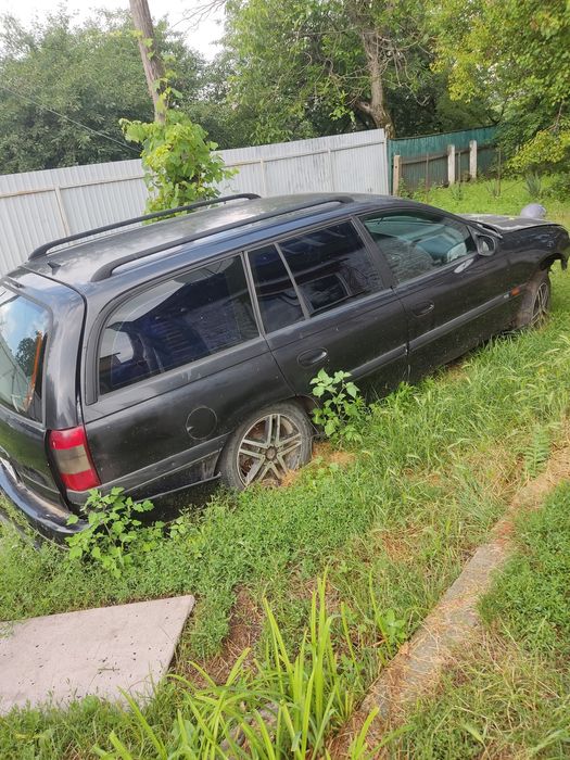 Продам автомобіль целиком або по частинам