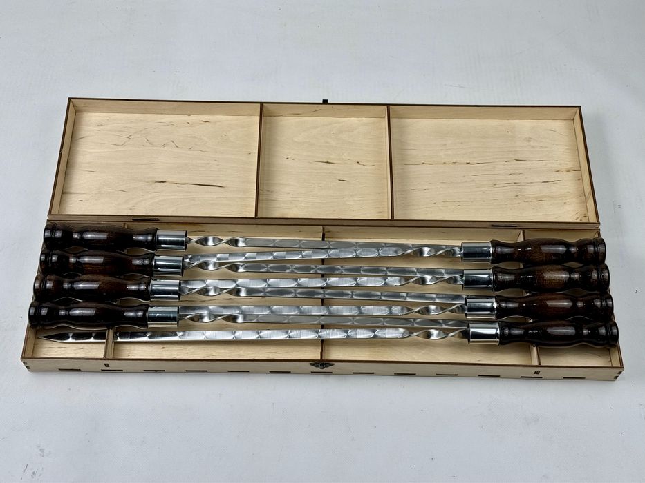 Набір шампурів у кейсі  на 8 шампурів.Подарунок для чоловіка.