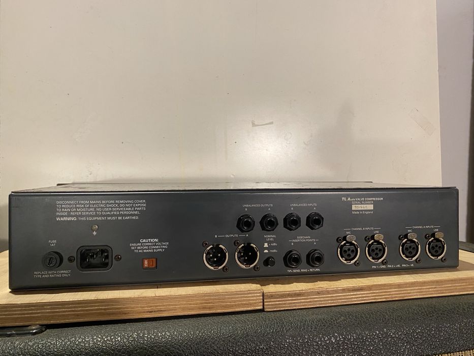 TL Audio C-1 Dual Valve Pre-Amplifier / Compressor (Série Classic)