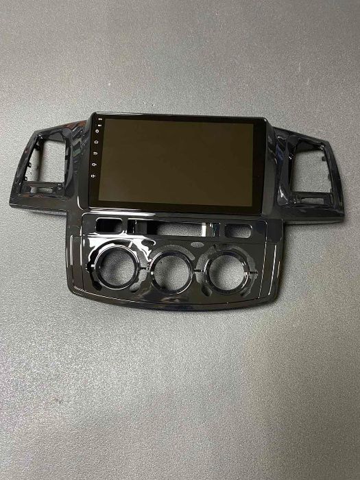 Штатная магнитола Toyota Hilux (Fortuner) 2011-17 ANDROID