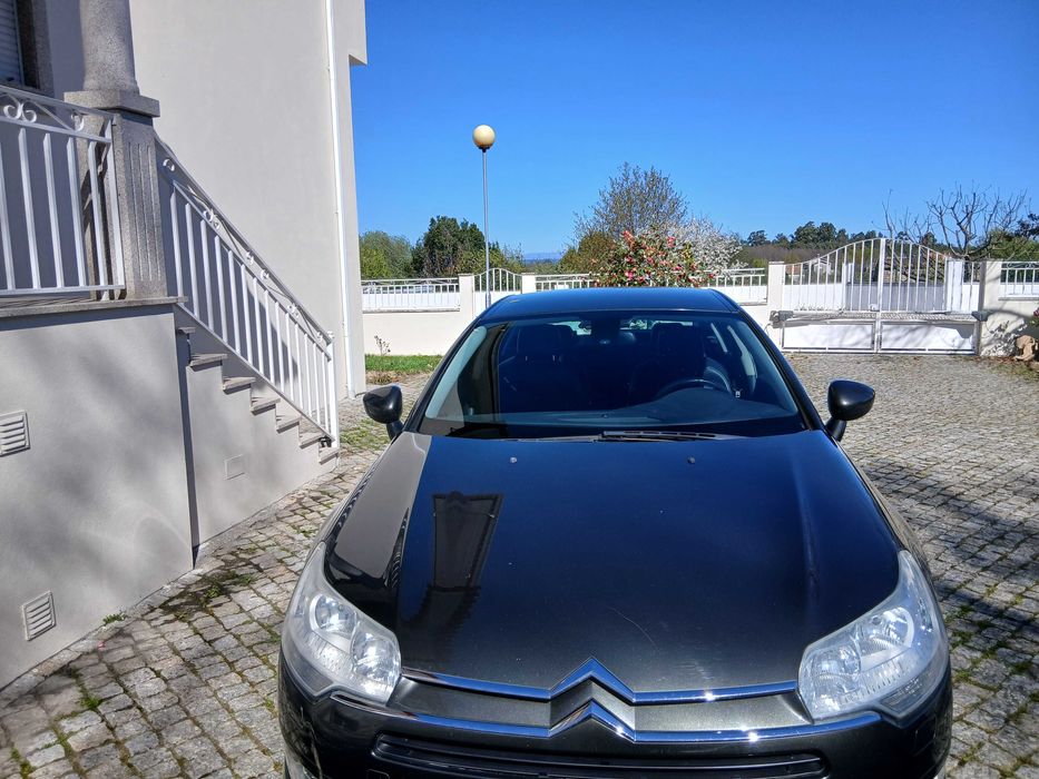 Vendo carro familiar