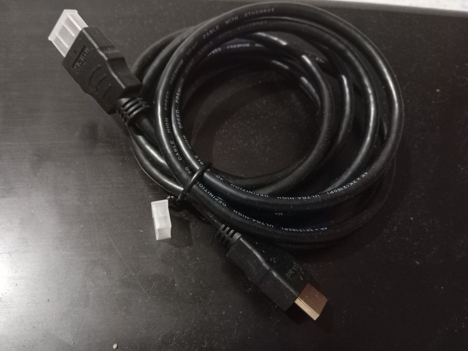 Кабель HDMI -HDMI 180см і 2 VGA кабеля