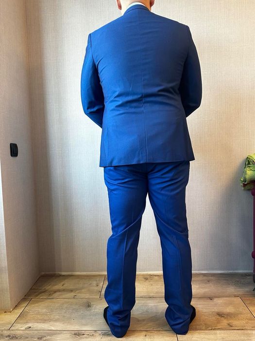 Костюм чоловічий 54р reserved