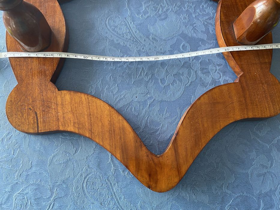 Toalheiro antigo em madeira de vinhático