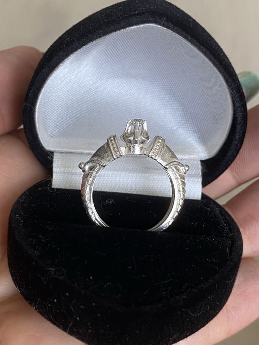 Серебряное кольцо