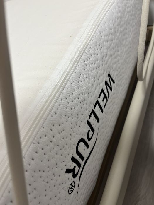 Łóżko + materac i poduszka ortopedyczne Wellpur - super stan!