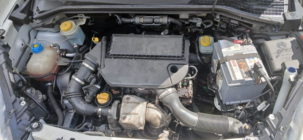Opel Combo 2014r  1.3 (duży pobór oleju)
