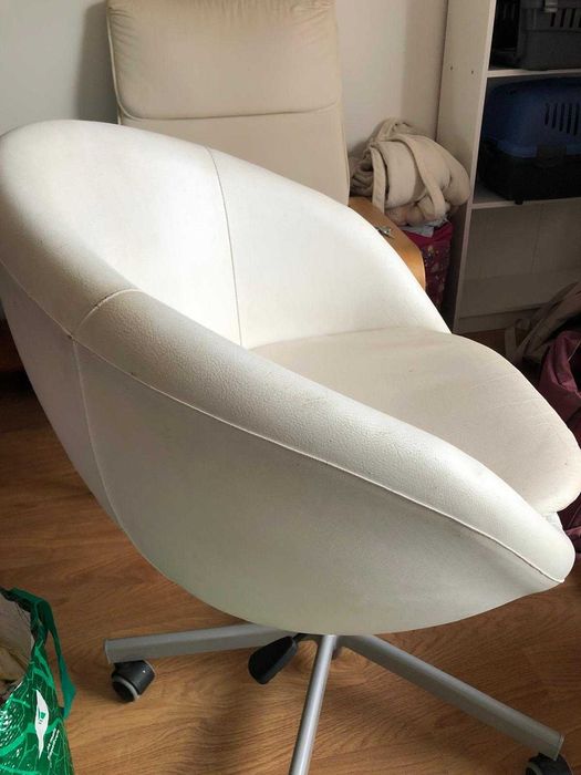 Cadeira IKEA modelo SKRUVSTA