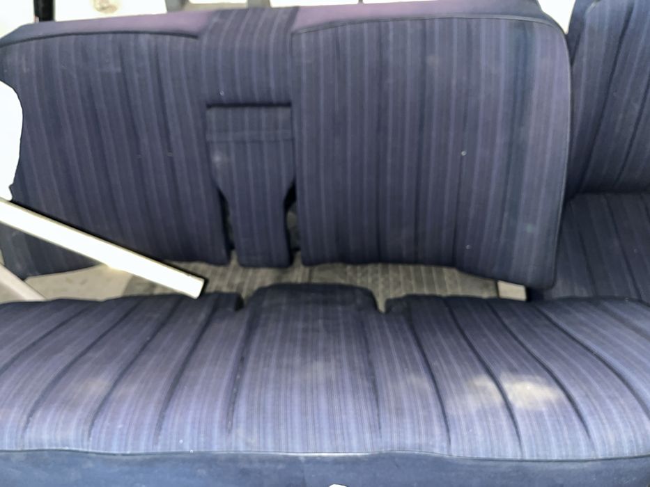Siedzenia przód tył Marcedes w 124