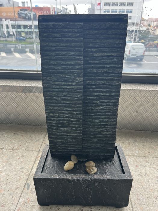 Fonte decorativa alta