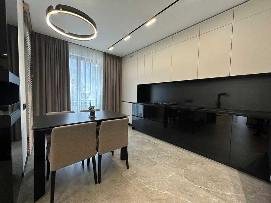 ПРОДАЖ розкішної квартири в КАРПАТАХ м. Яремче .