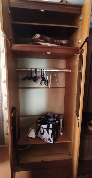 Шкаф двухдверный