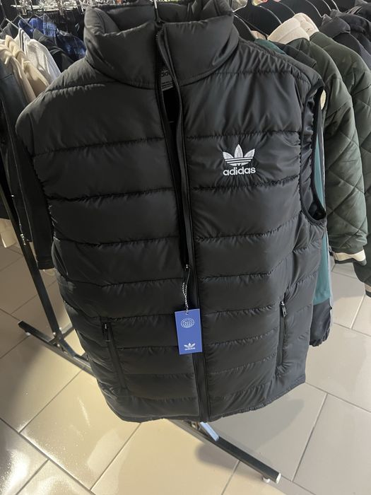 Жилетка безрукавка adidas  S нова