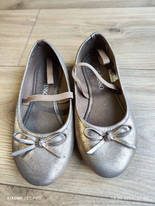 Złote baletki rozmiar 31