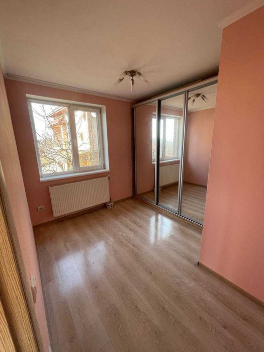 Затишний  будинок чекає нових власників!