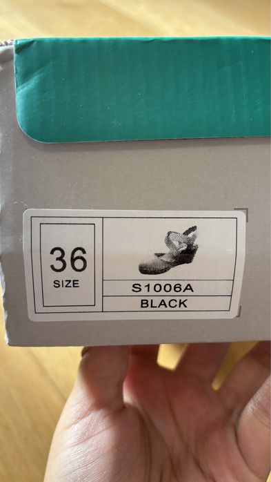 Sandalias de tacão pretas URBANITAS 36