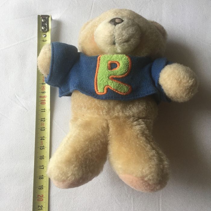 Vários peluches e bonecos,todos como Novos