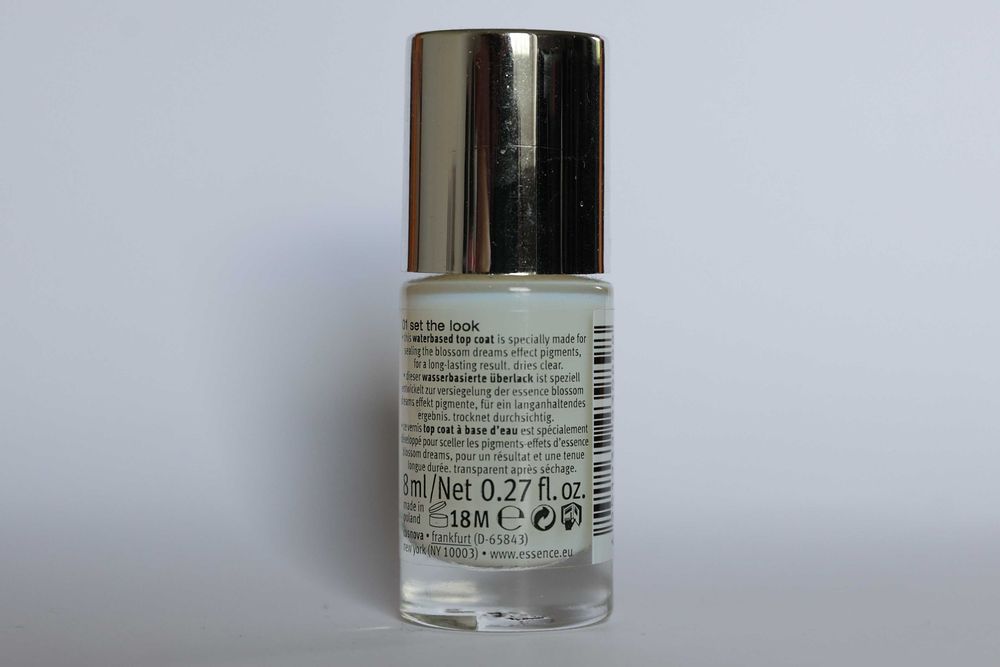 Top coat wodny Essence Blossom Dreams Water-Based Top Coat