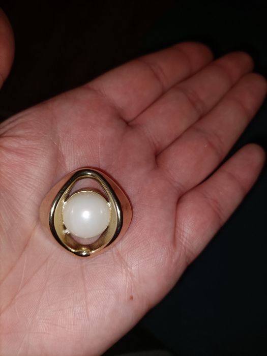 Ozdobna damska broszka