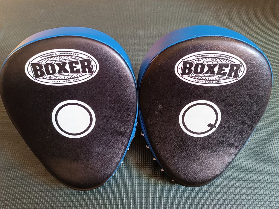 боксерські лапи.