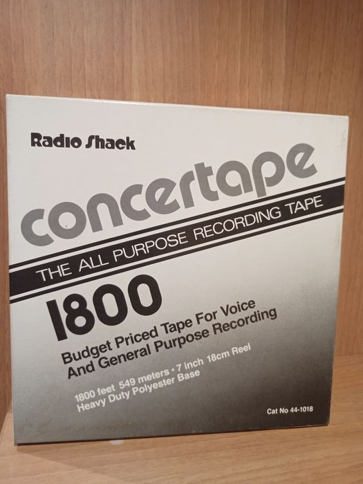 Szpula z taśmą maxell 35-90B  oraz szpule plastik i puste