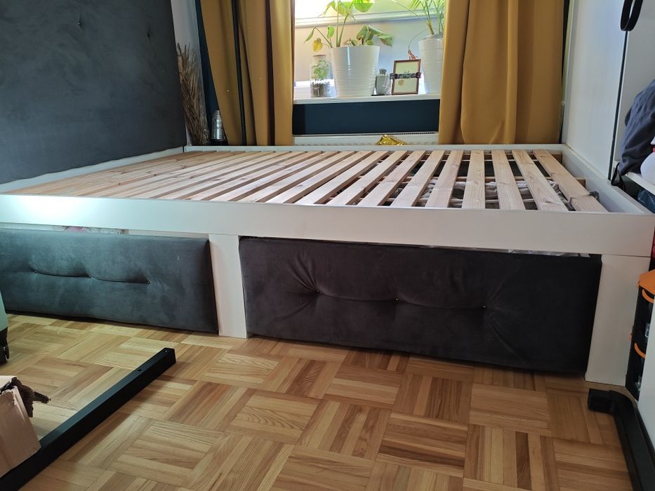 Materac Ikea Valevag 140 x 200 + zagłówek, szuflady